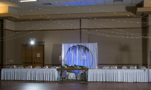 Head Table - Photo by Riley Winter Photography
