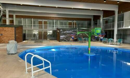 Spearfish Holiday Inn Pool