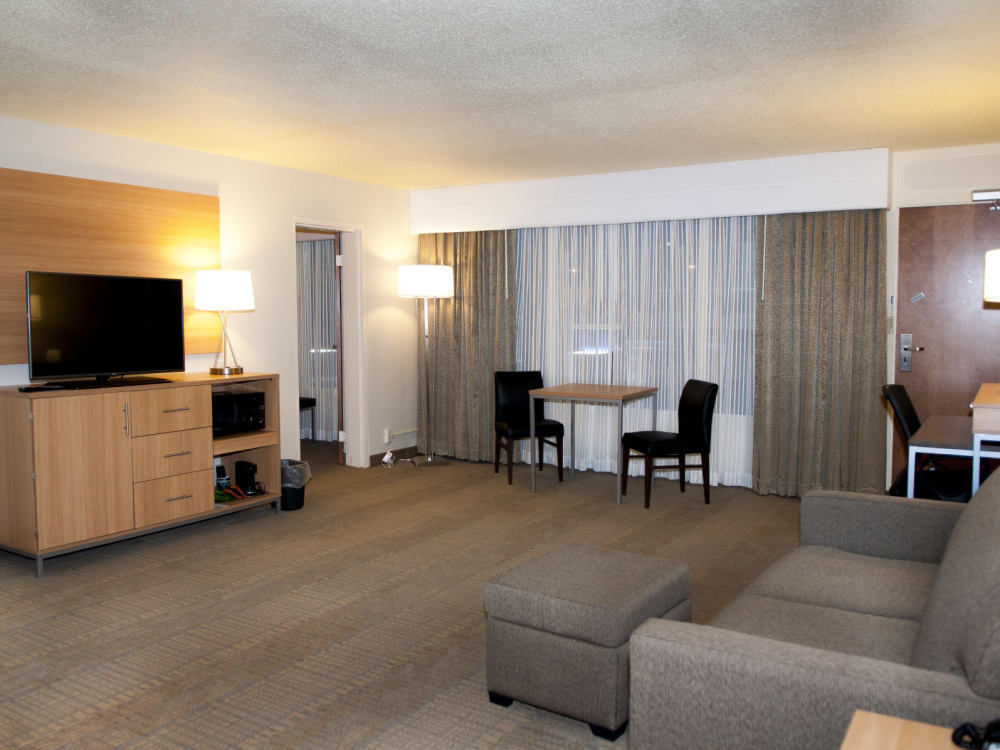 Spearfish Holiday Inn Suite